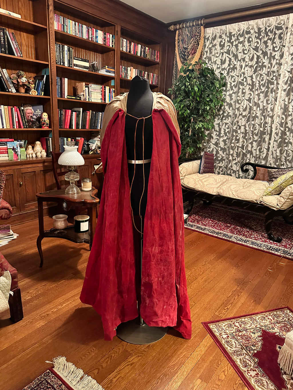 The Wayfarer Cloak RED OR BLACK