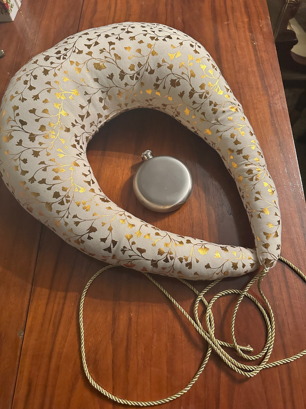 Hidden Flask Bum Roll – Gold Vine Brocade